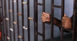 تحقیق بررسی رابطه فقر خانوادگی با زندانی شدن زندانیان